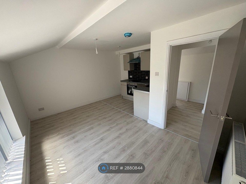 Property photo 1 of 7 Living Room