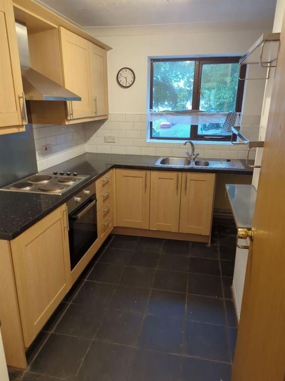 Property photo 2 of 8 18033F82-4F58-44c4-A900-Ed0Cb8d4F158.Jpg