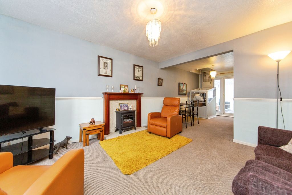 Property photo 3 of 15