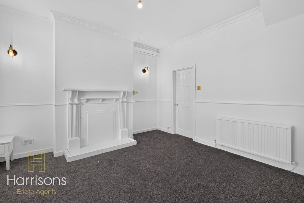 Property photo 2 of 18 5217236