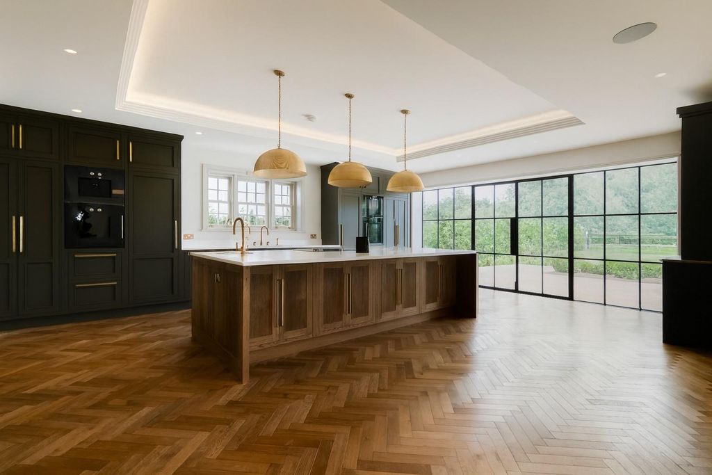 Property photo 2 of 50