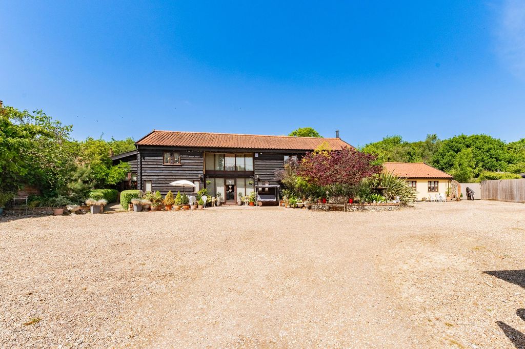 Property photo 1 of 32