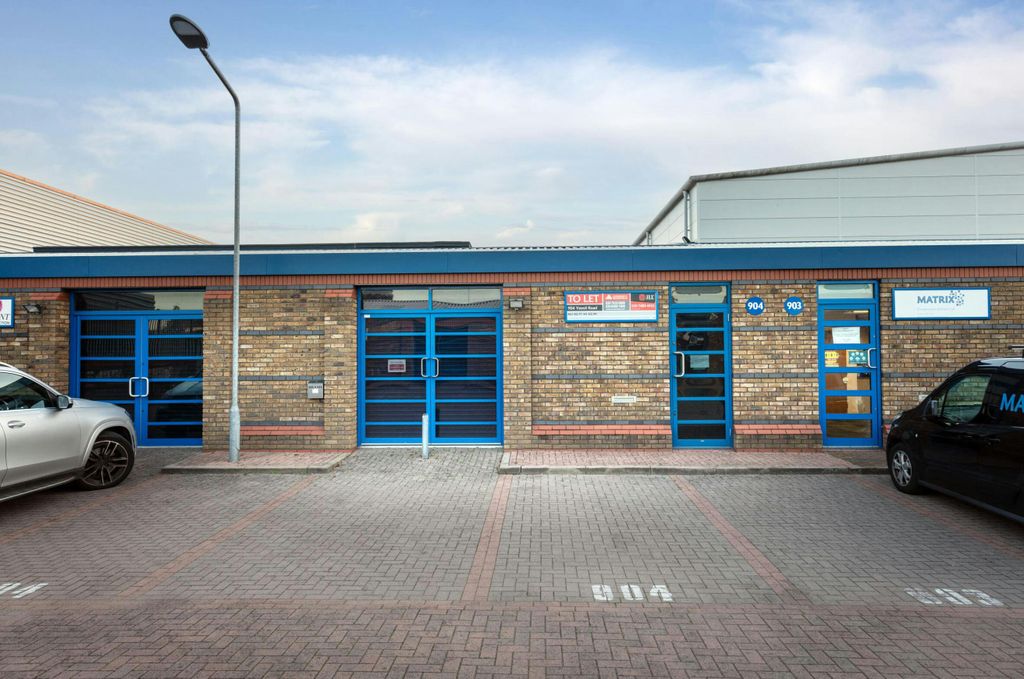 Property photo 1 of 1 903 Yeovil Road.Jpg