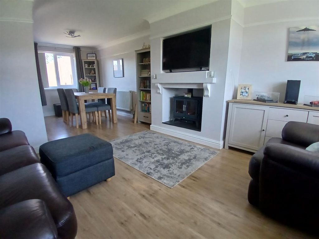 Property photo 3 of 30