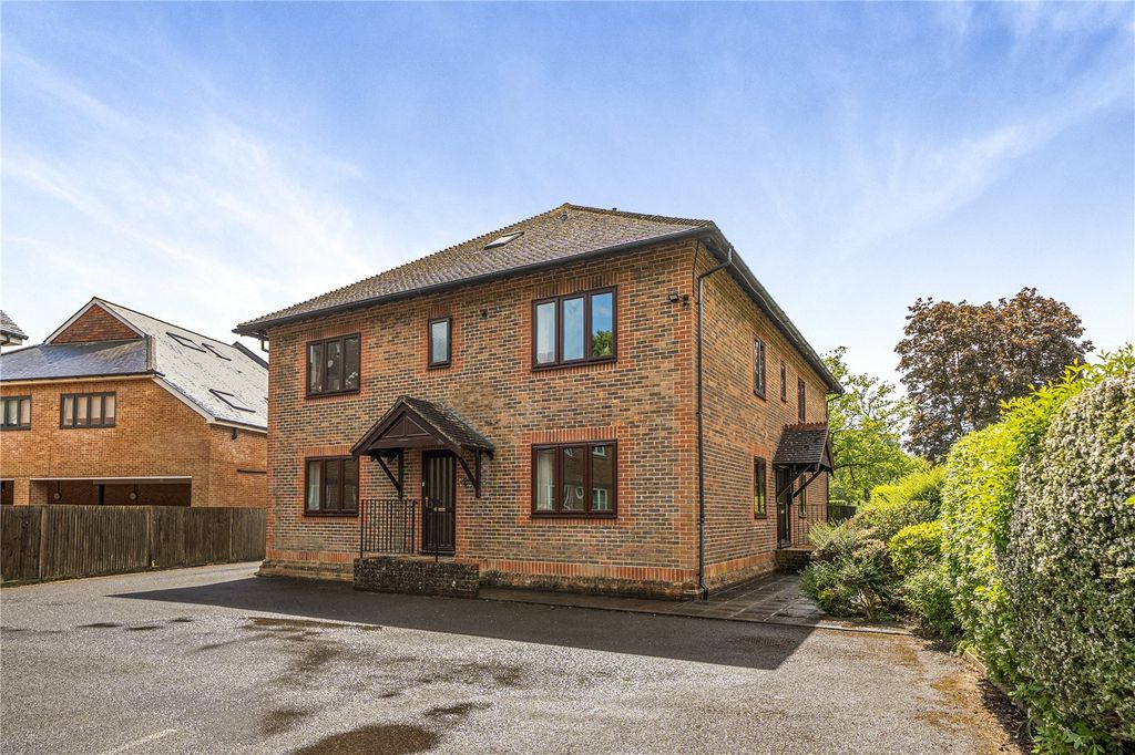 Property photo 2 of 7 Picture No. 17
