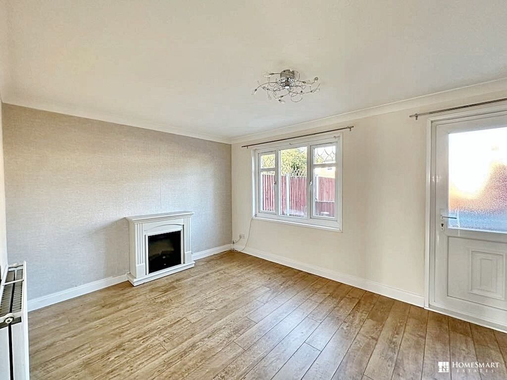 Property photo 1 of 13 Lounge