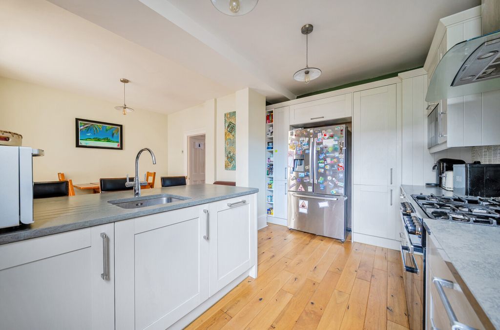 Property photo 3 of 15 1537874-11-1A1820...