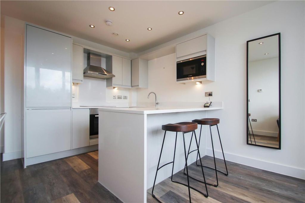 Property photo 3 of 23 Breakfast Kitchen
