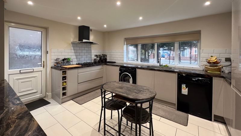 Property photo 3 of 18 Photo 1