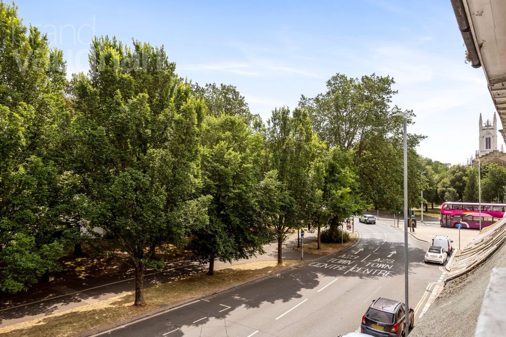 Property photo 3 of 39 Picture No. 42