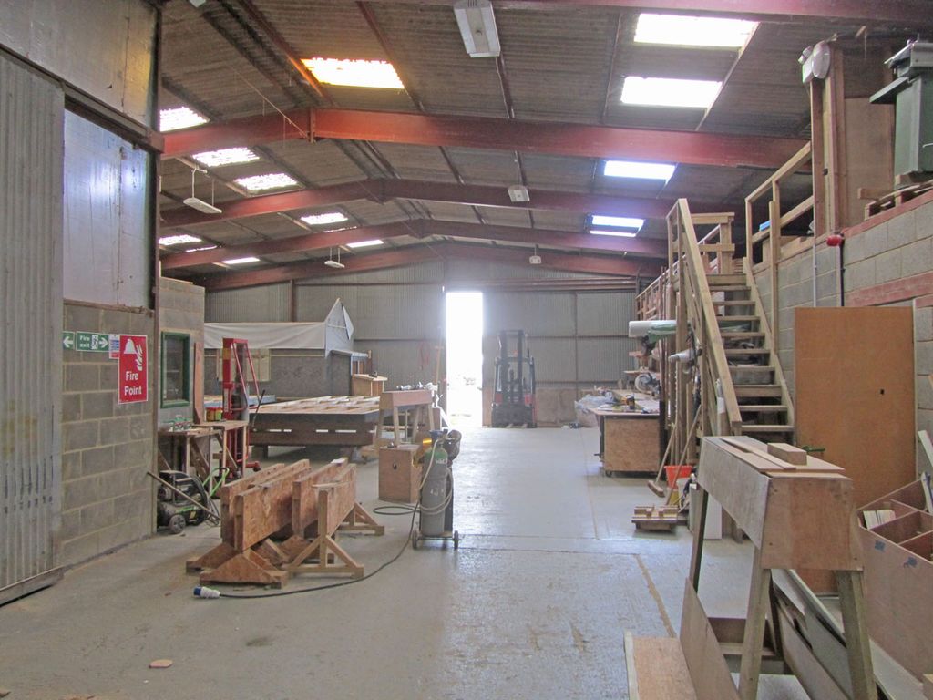 Property photo 2 of 9 Hamilton Barn, Halland