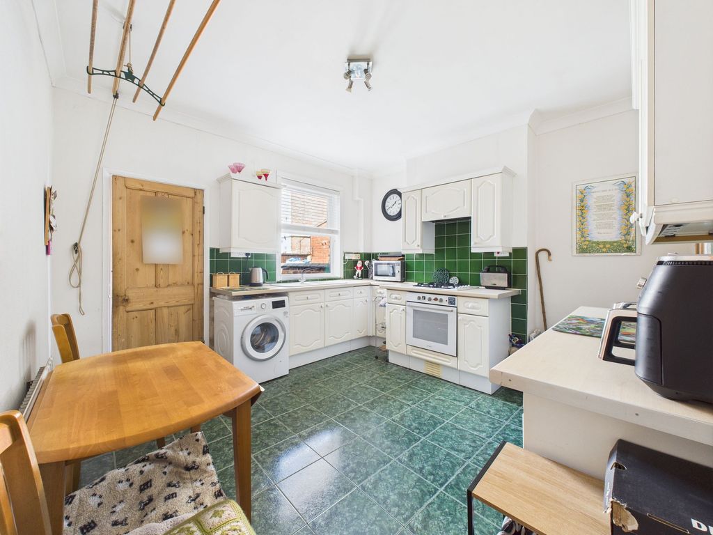 Property photo 3 of 15 Dining/Kitchen