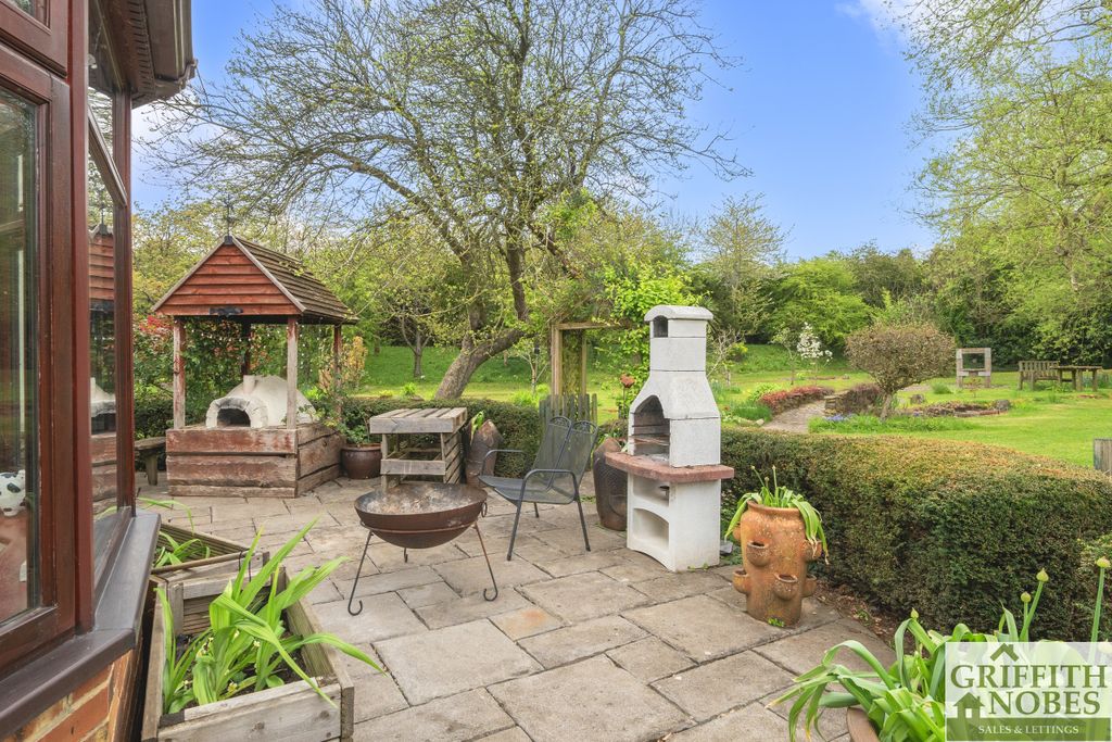 Property photo 3 of 31 Garden