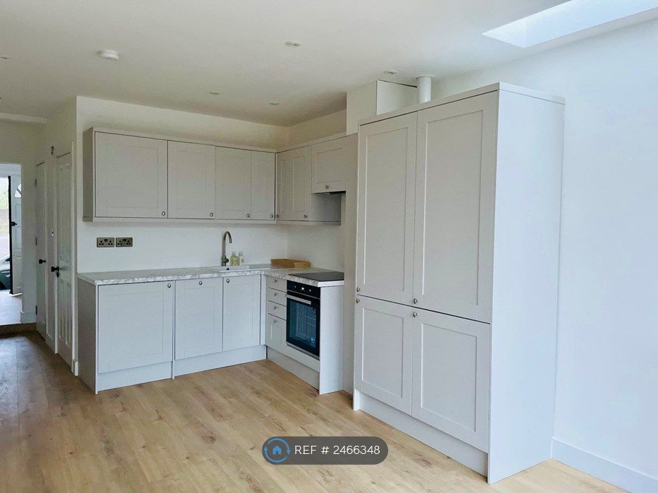 Property photo 2 of 35
