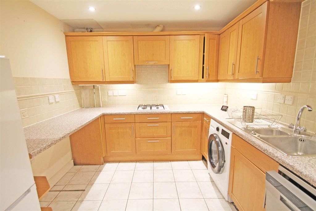 Property photo 2 of 12 Kitchen Diner