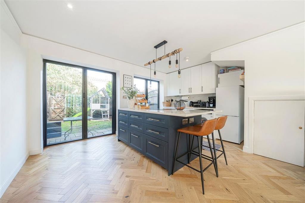 Property photo 3 of 5