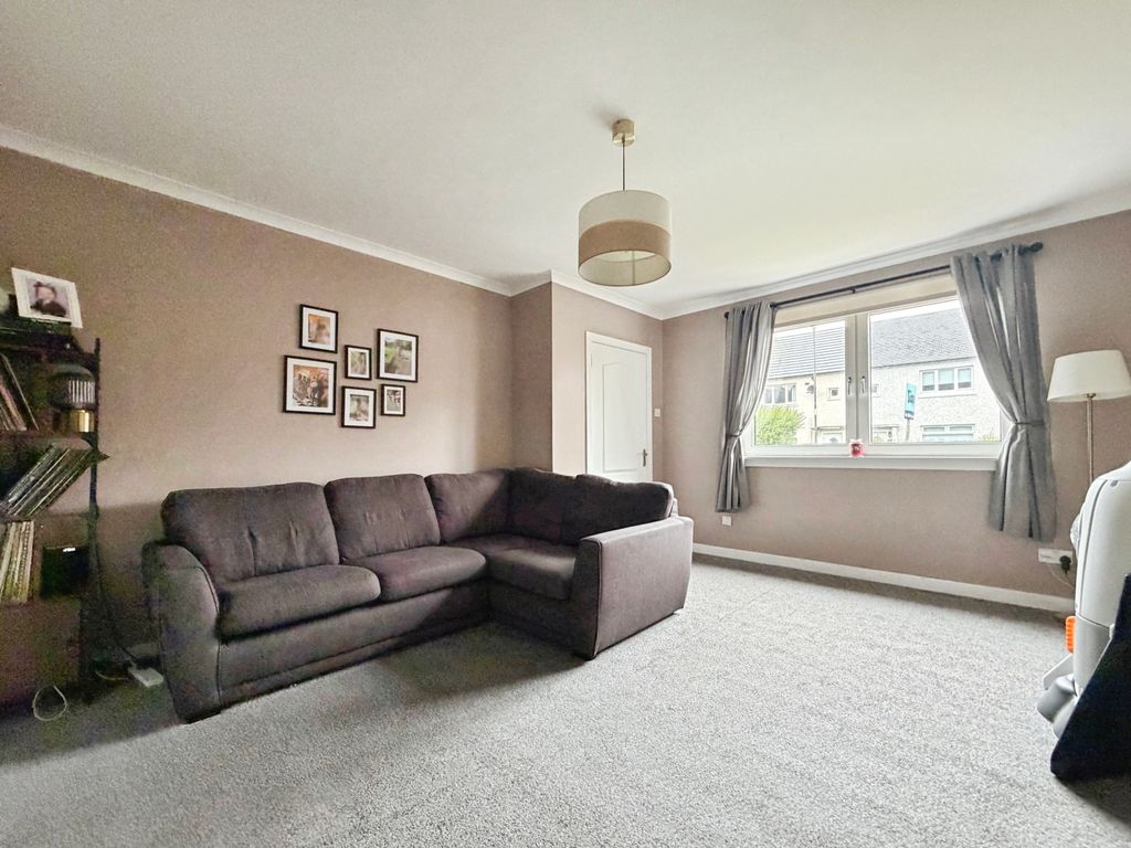 Property photo 3 of 10 Lounge