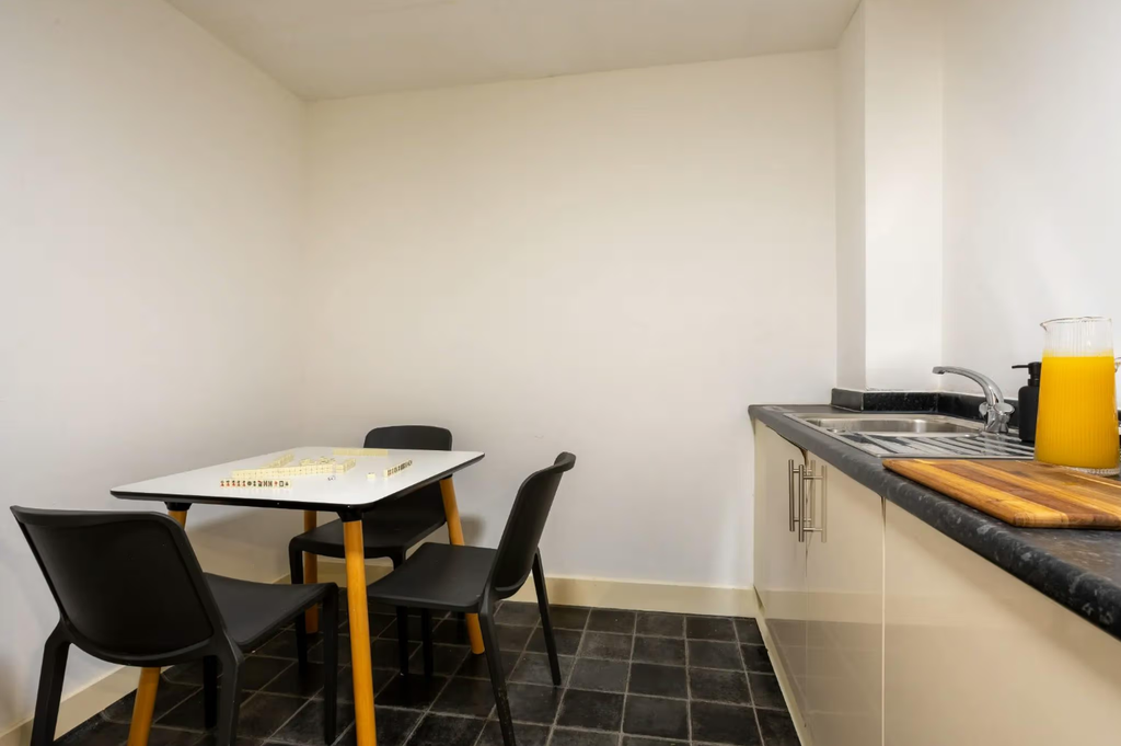 Property photo 2 of 34
