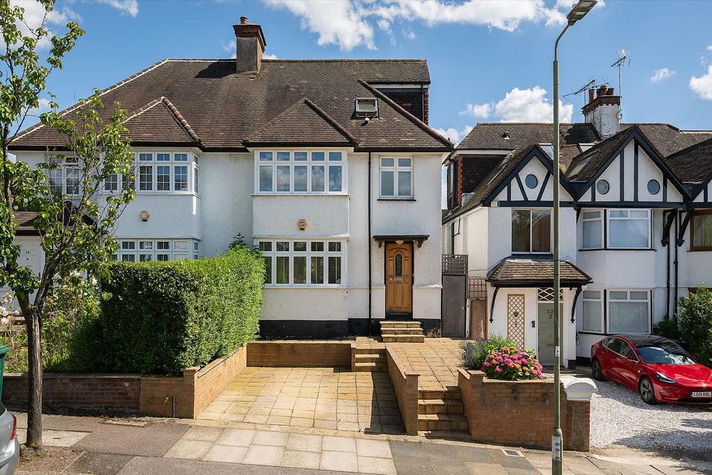 Property photo 2 of 18 Image