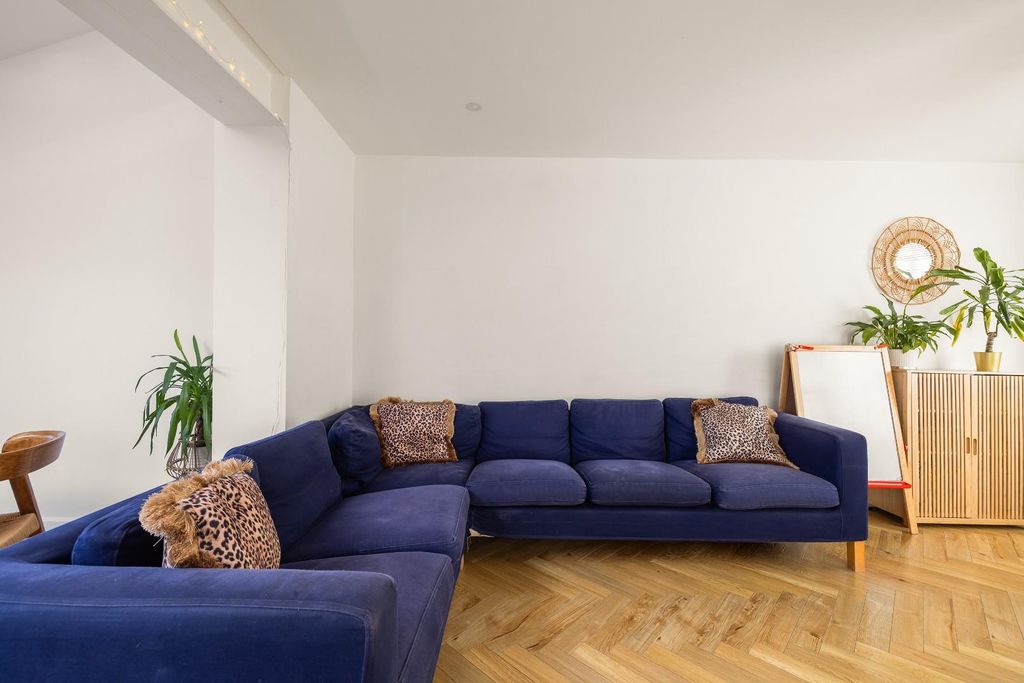 Property photo 3 of 37 Char9948.Jpg