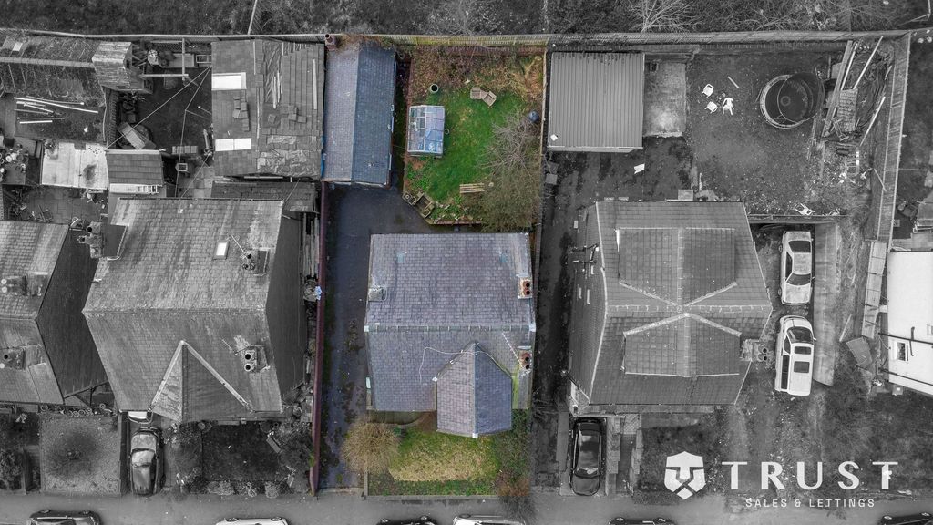 Property photo 2 of 35