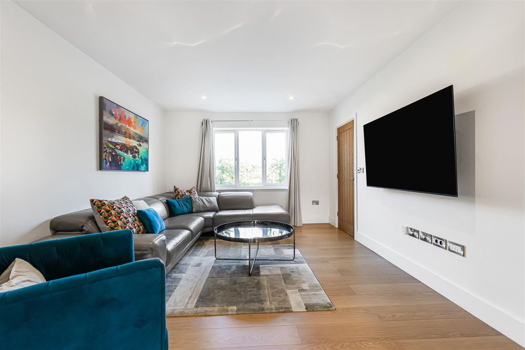 Property photo 2 of 25 9_67896.Jpg