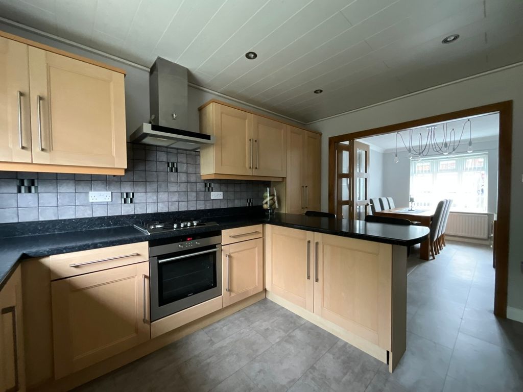 Property photo 3 of 34 4220315