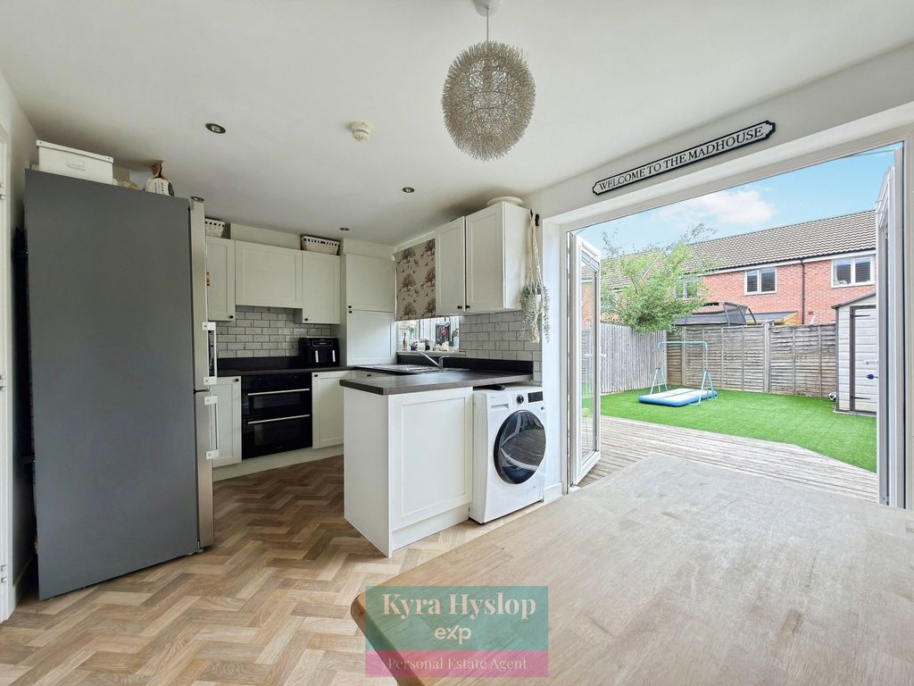 Property photo 2 of 19