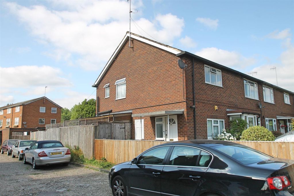 Property photo 1 of 10 Exterior: