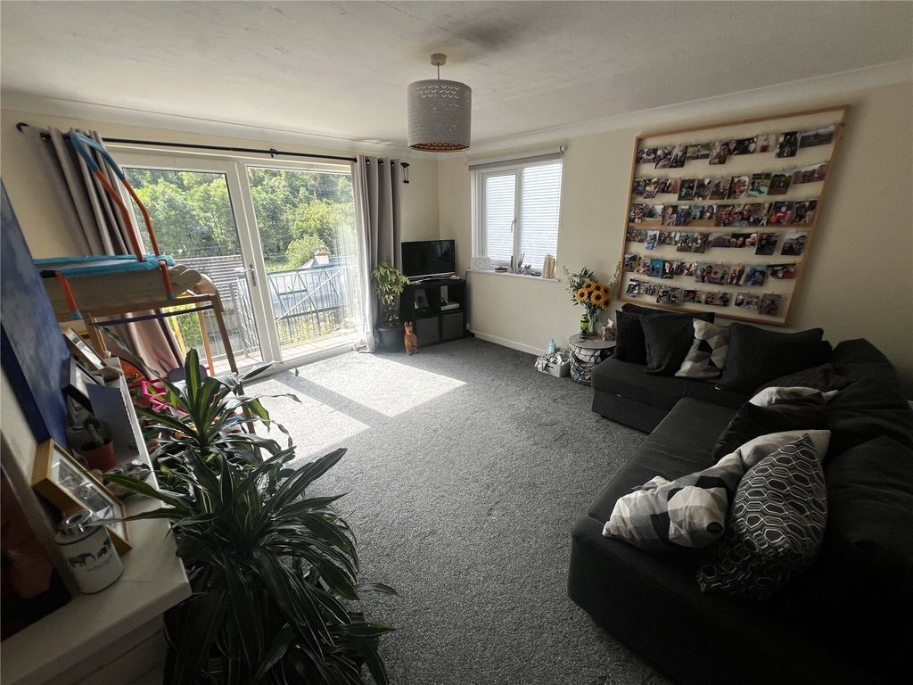 Property photo 3 of 7 Picture No. 17