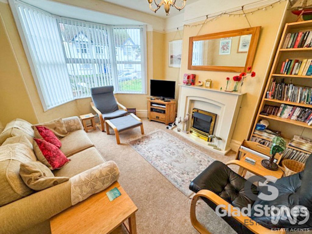 Property photo 2 of 16