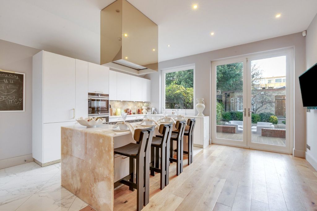 Property photo 2 of 22 Picture No. 02