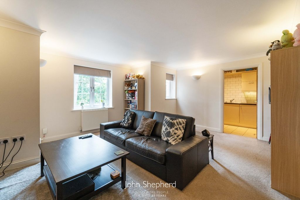 Property photo 2 of 16 Picture No. 14