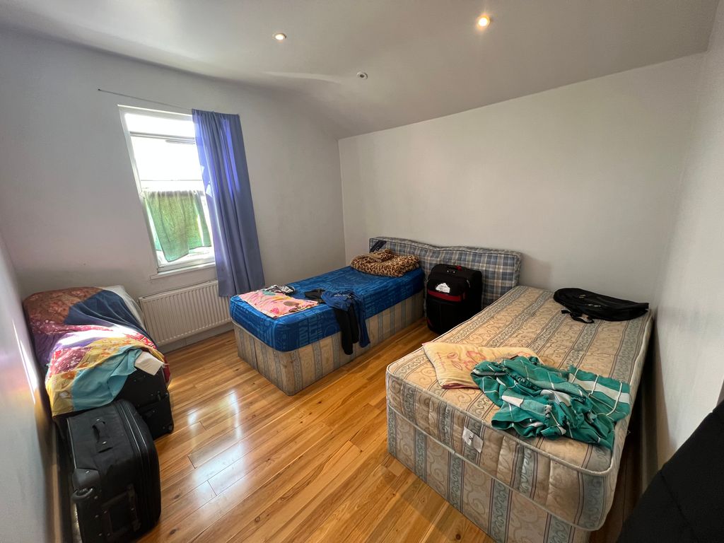 Property photo 1 of 2 Img_5593[1]