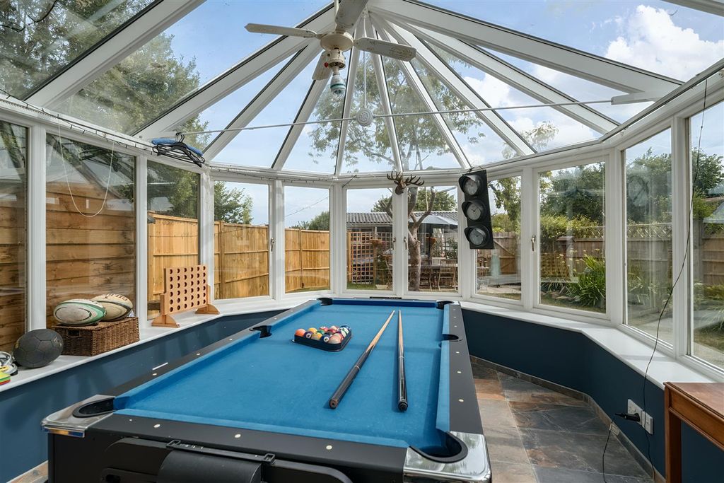 Property photo 2 of 12 Conservatory