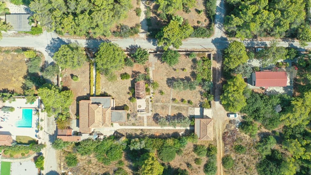 Property photo 2 of 44