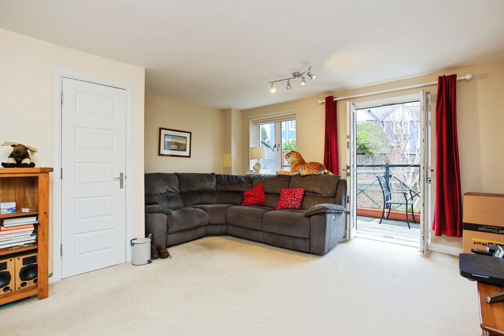 Property photo 3 of 18 Pbox-Img.Jpg