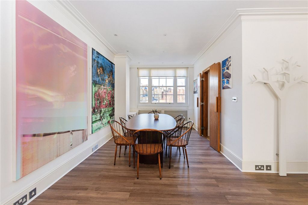 Property photo 3 of 16 Dining Room