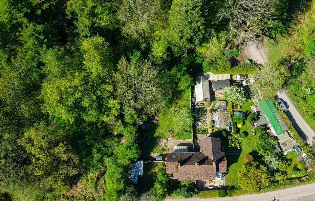 Property photo 2 of 31