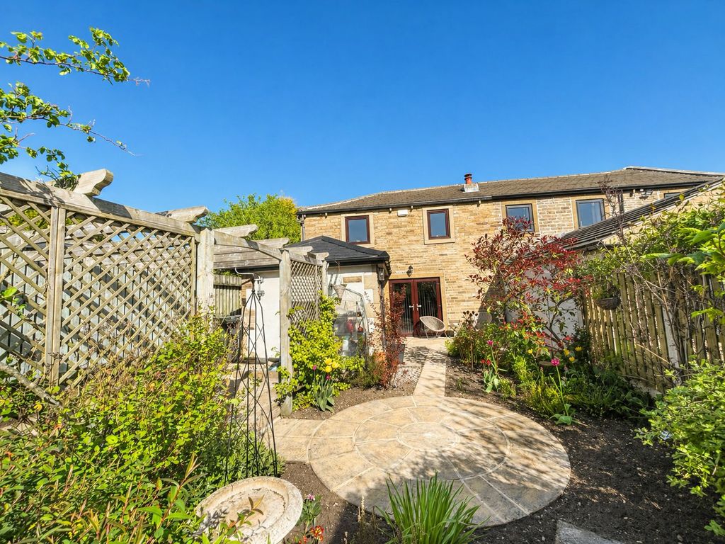 Property photo 1 of 18 Back Garden