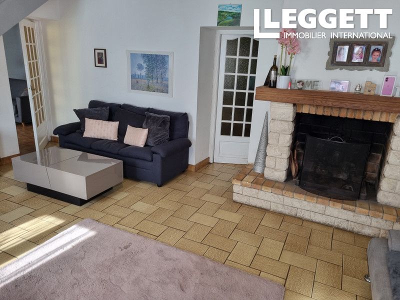 Property photo 2 of 10