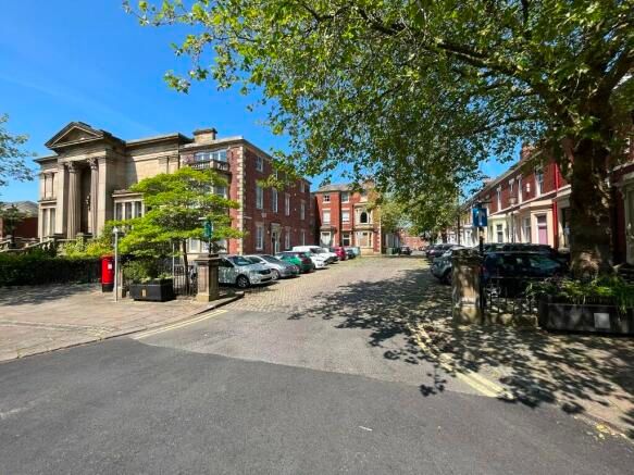 Property photo 2 of 8