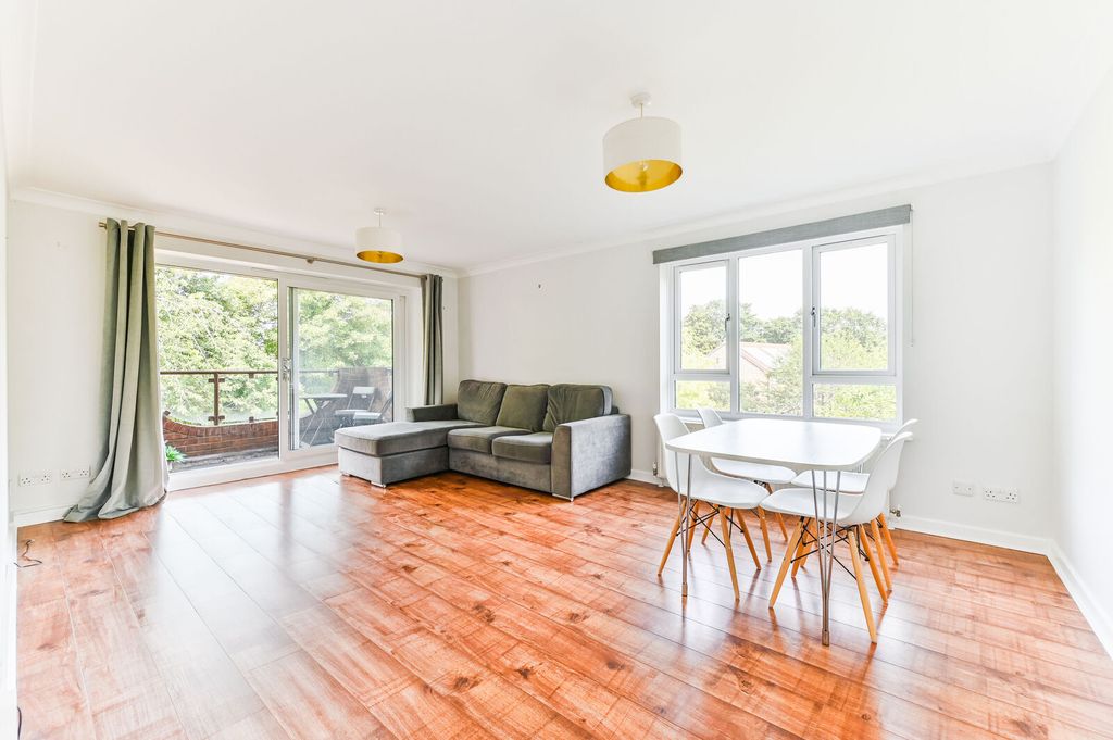 Property photo 2 of 19
