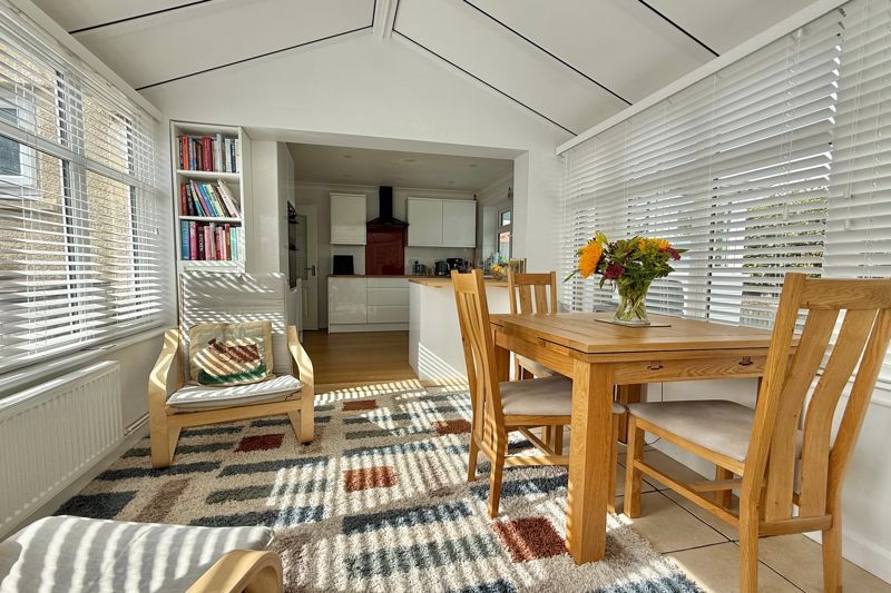 Property photo 3 of 31 Conservatory