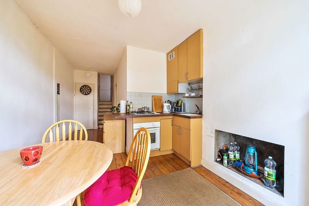 Property photo 2 of 21