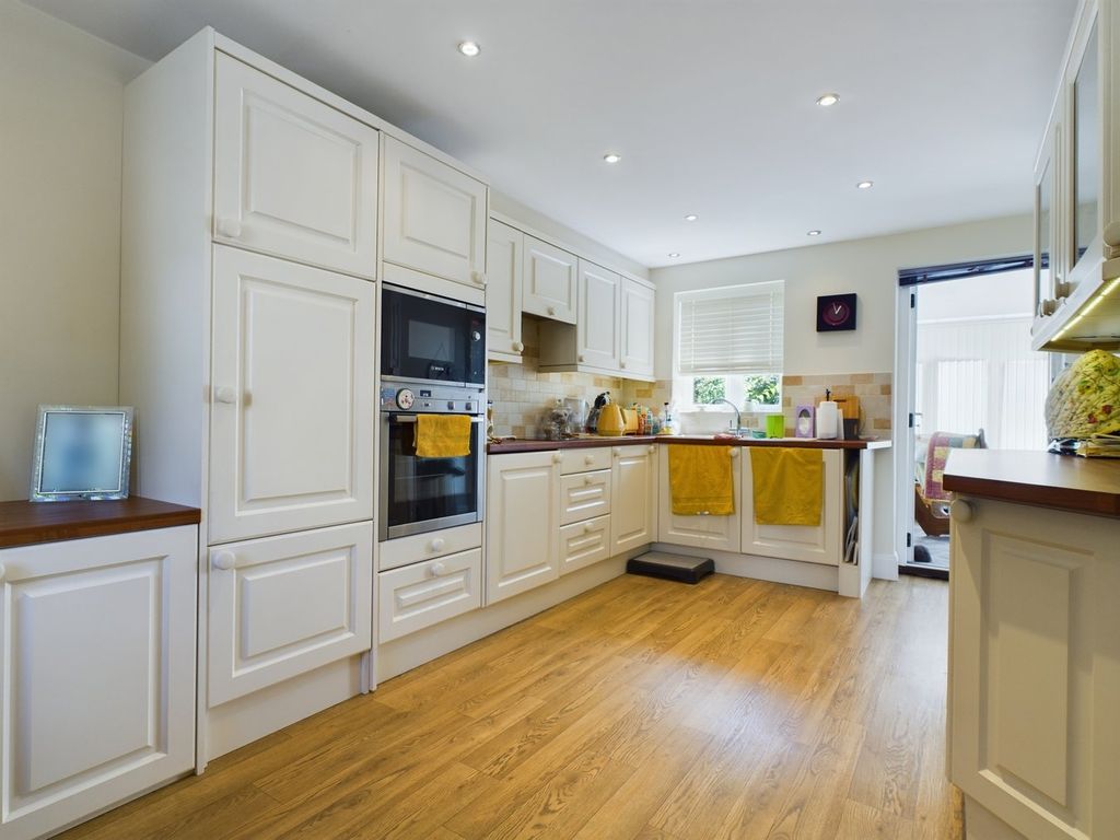 Property photo 3 of 23