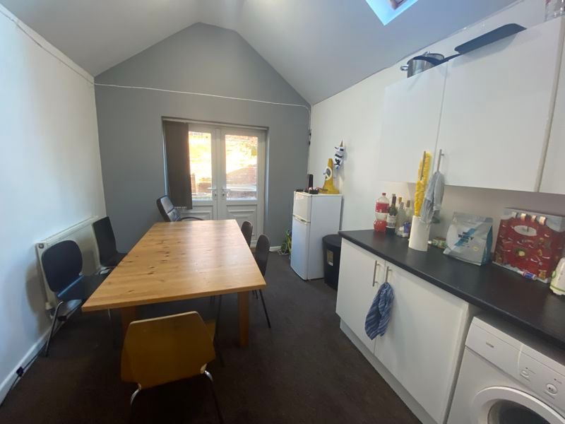 Property photo 2 of 10 Photo 5