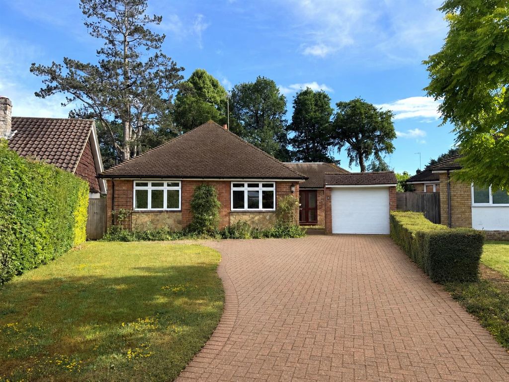 Property photo 1 of 16 8 Hardwick Road Front Shot.Png