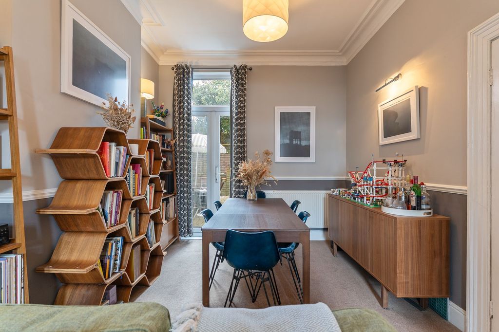 Property photo 3 of 23