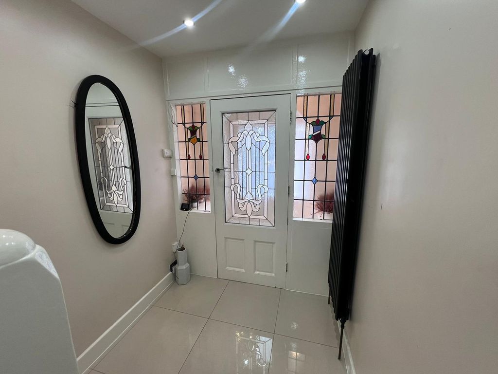 Property photo 3 of 35 Hallway